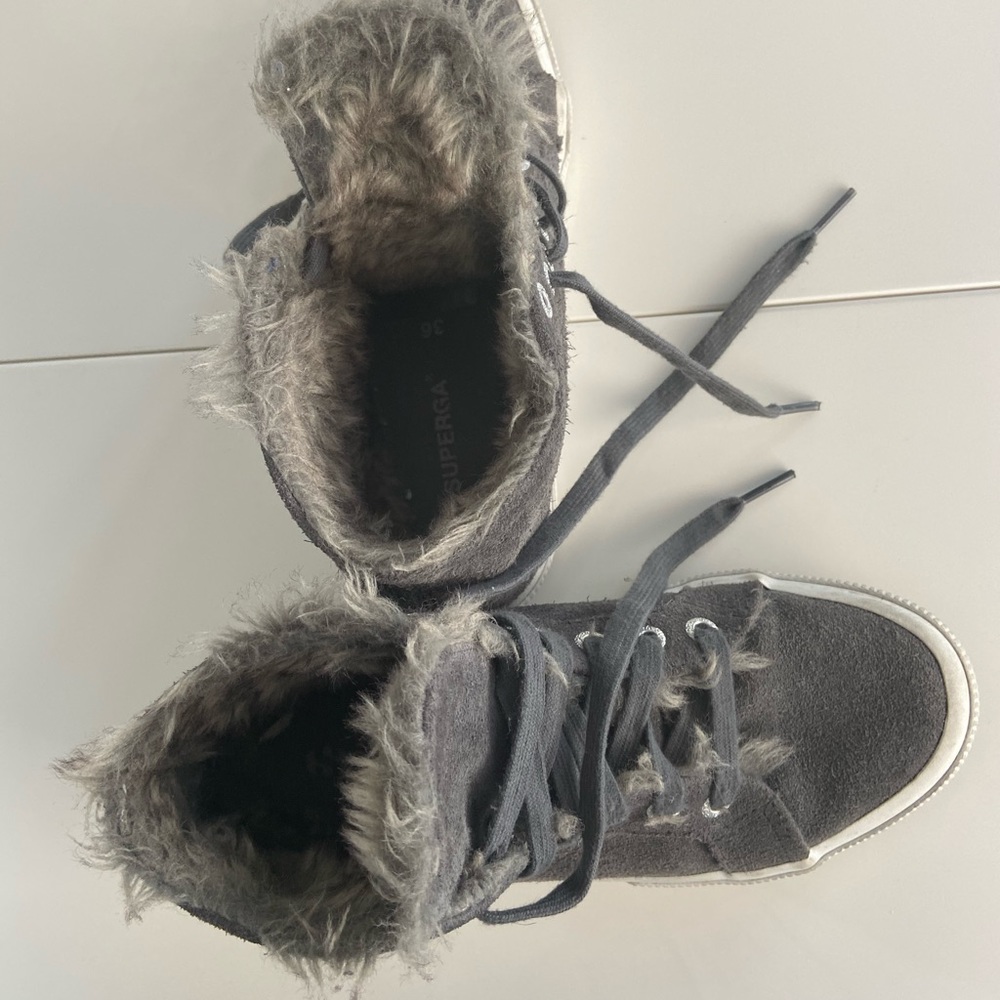 Boots - Picture 4 of 5